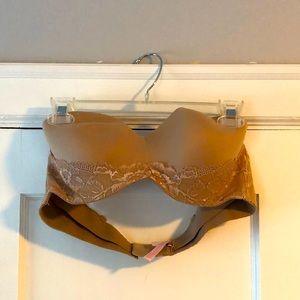 Strapless Victoria secret 38c nude bra.